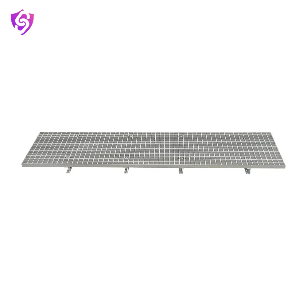 Karam Walkway with Adjustable Brackets for Trapezoidal Roofs
